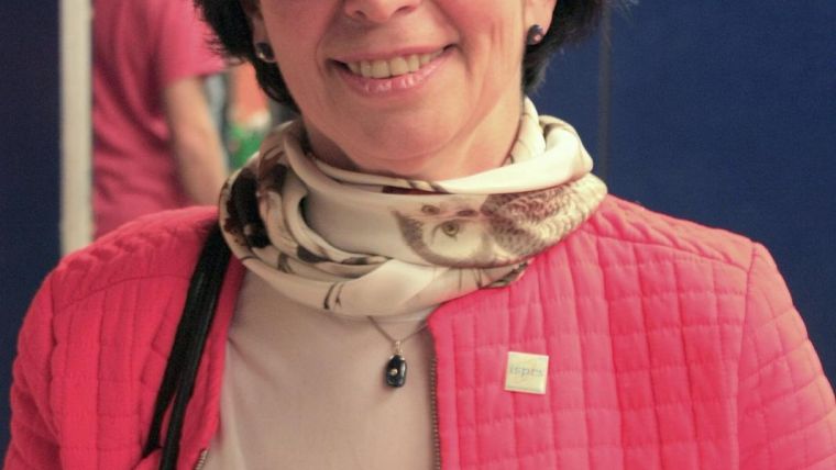 5 Questions to...Lena Halounová