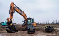 Leica Geosystems和SVAB与工具识别集成机器控制解决方案