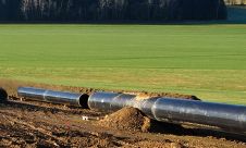 地理空间公司完成了几个项目中的第一个测绘管道