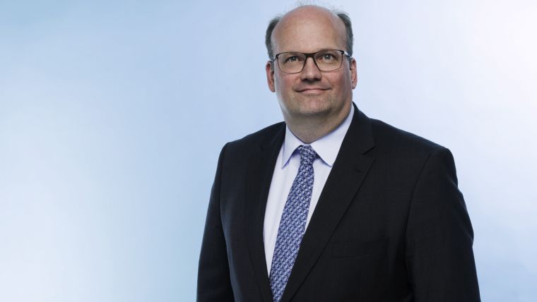 Towards Valuable Data that Works in an Autonomous Way