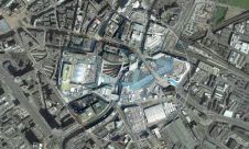 蓝天和鸟。i携手扩大航空图像获取