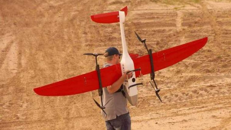 混合UAS/UAV:固定翼和直升机在一架飞机