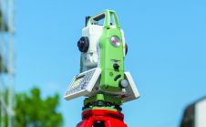 徕卡地理系统介绍下一代手动全站仪