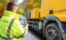 高速公路测量员更名为Saber，开创了新方向